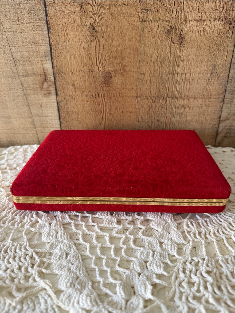 VTG red velvet jewelry box/travel case with gold-tone trim with clip on earrings